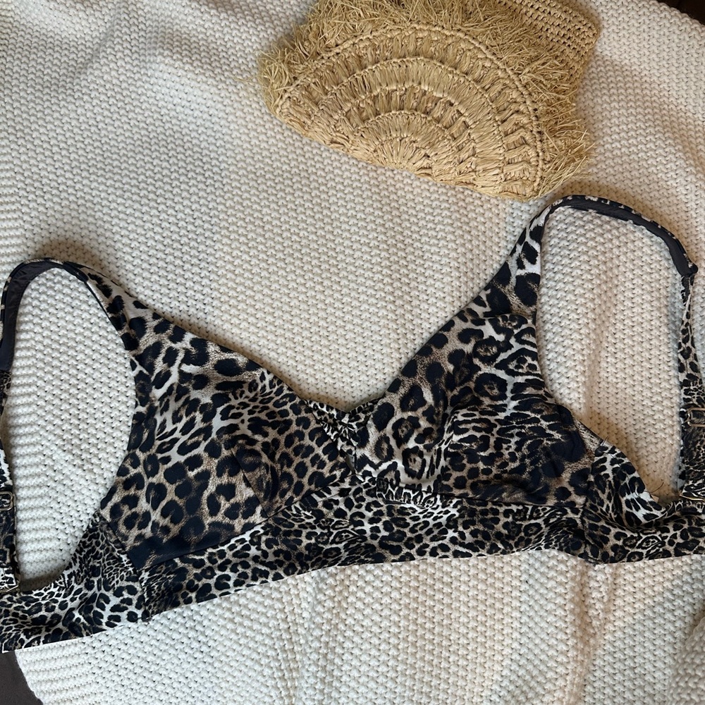 Sea level swim bikini top